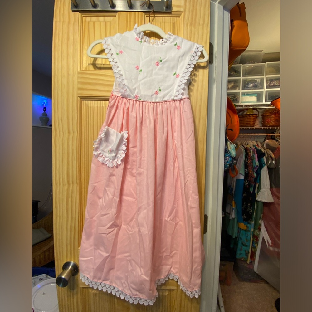Vintage 70s/80s flower girl dress. Size 6